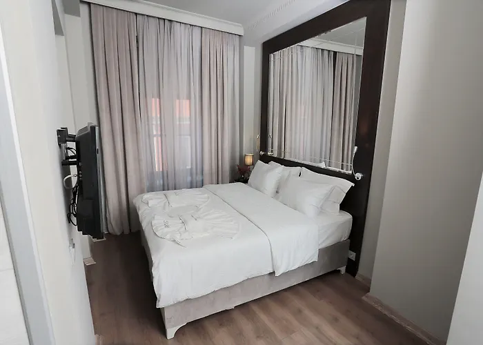 Ferman Pera Hotel 3*