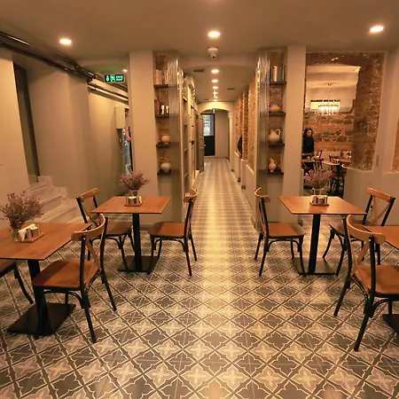 Ferman Pera Hotel