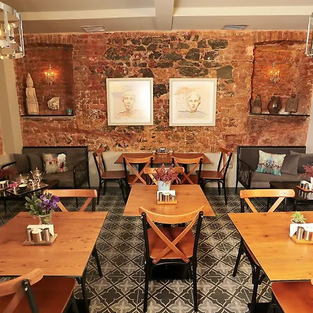 Ferman Pera מלון