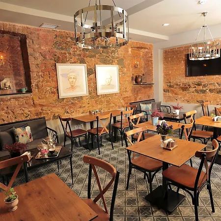 מלון Ferman Pera 3*